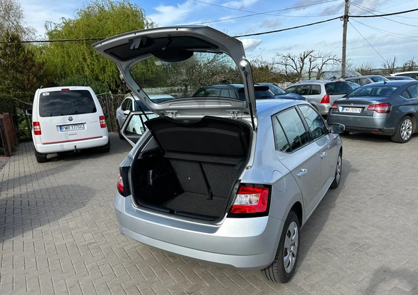 Skoda Fabia cena 33600 przebieg: 52000, rok produkcji 2017 z Działoszyn małe 596